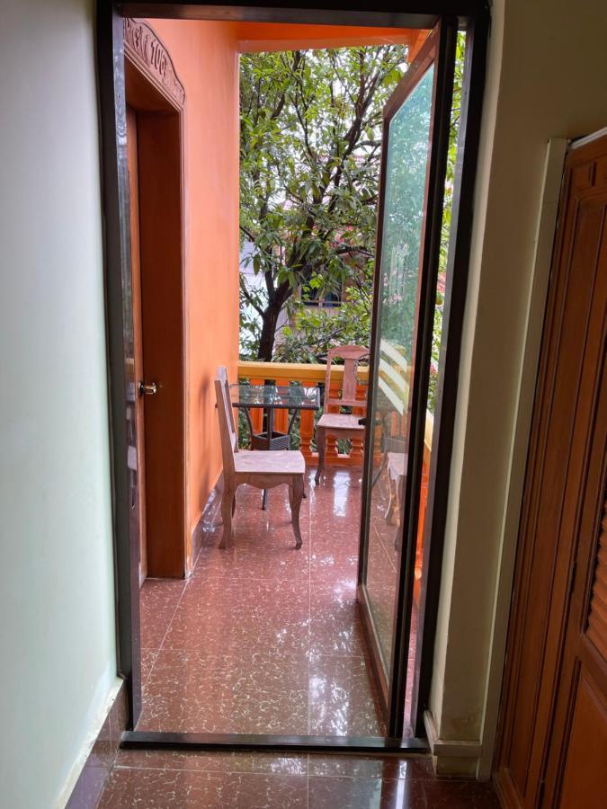 Apsara Guest House Kampot City ภายนอก รูปภาพ