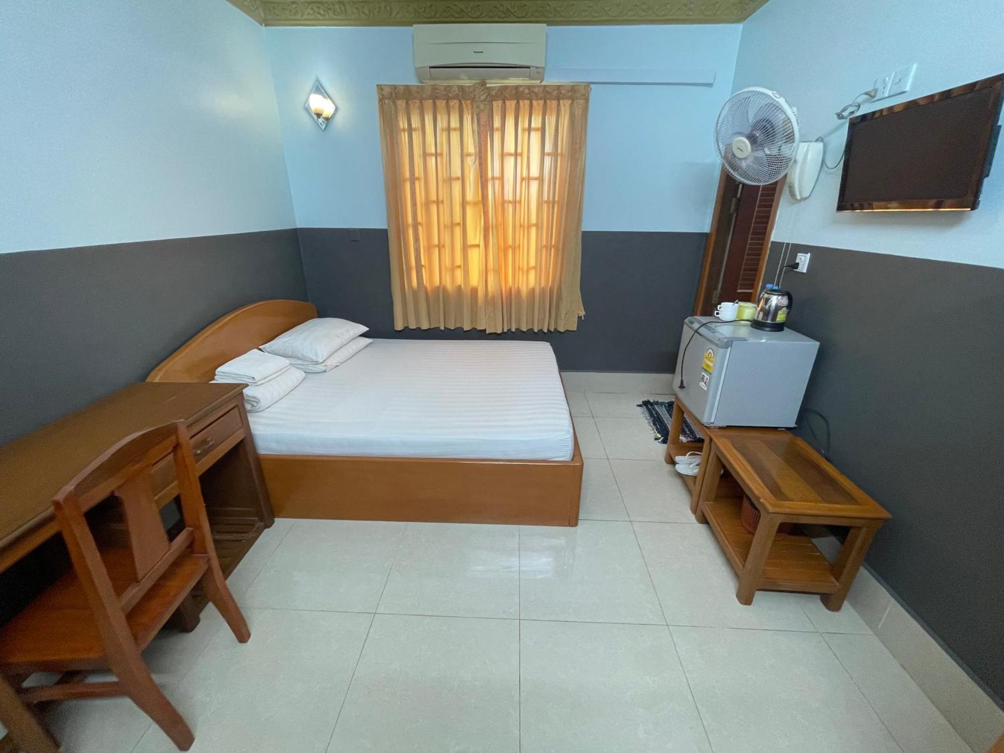 Apsara Guest House Kampot City ภายนอก รูปภาพ