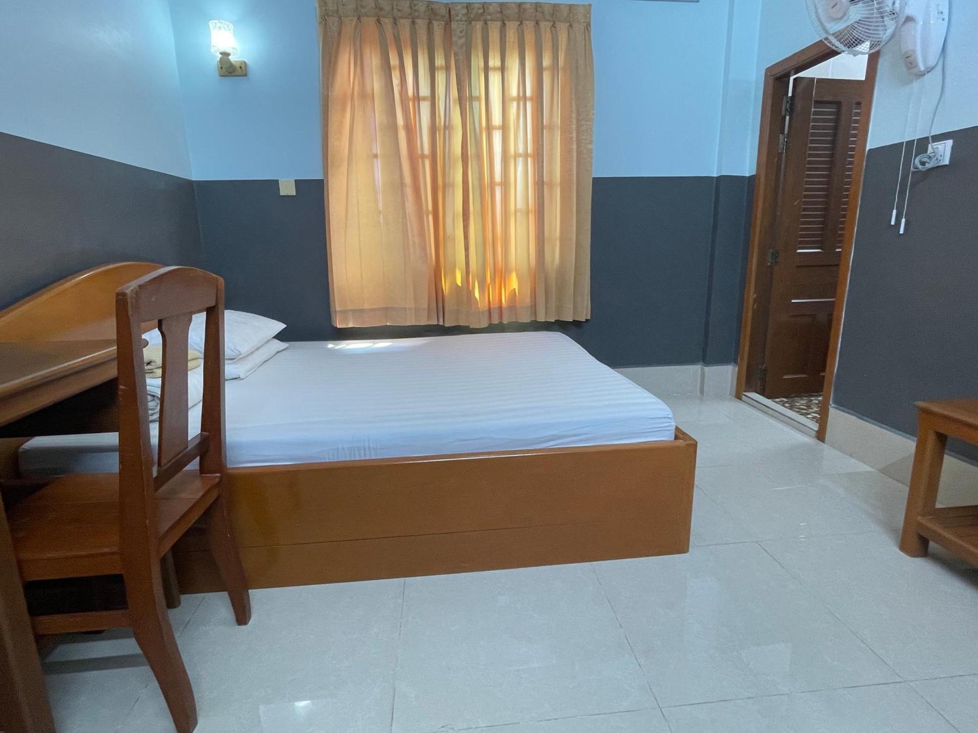 Apsara Guest House Kampot City ภายนอก รูปภาพ